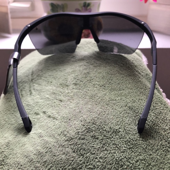 - Sunglasses 🕶️ (Ironman) - Picture 3 of 8